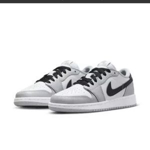 Air Jordan 1 Retro Low OG Big Kids Size